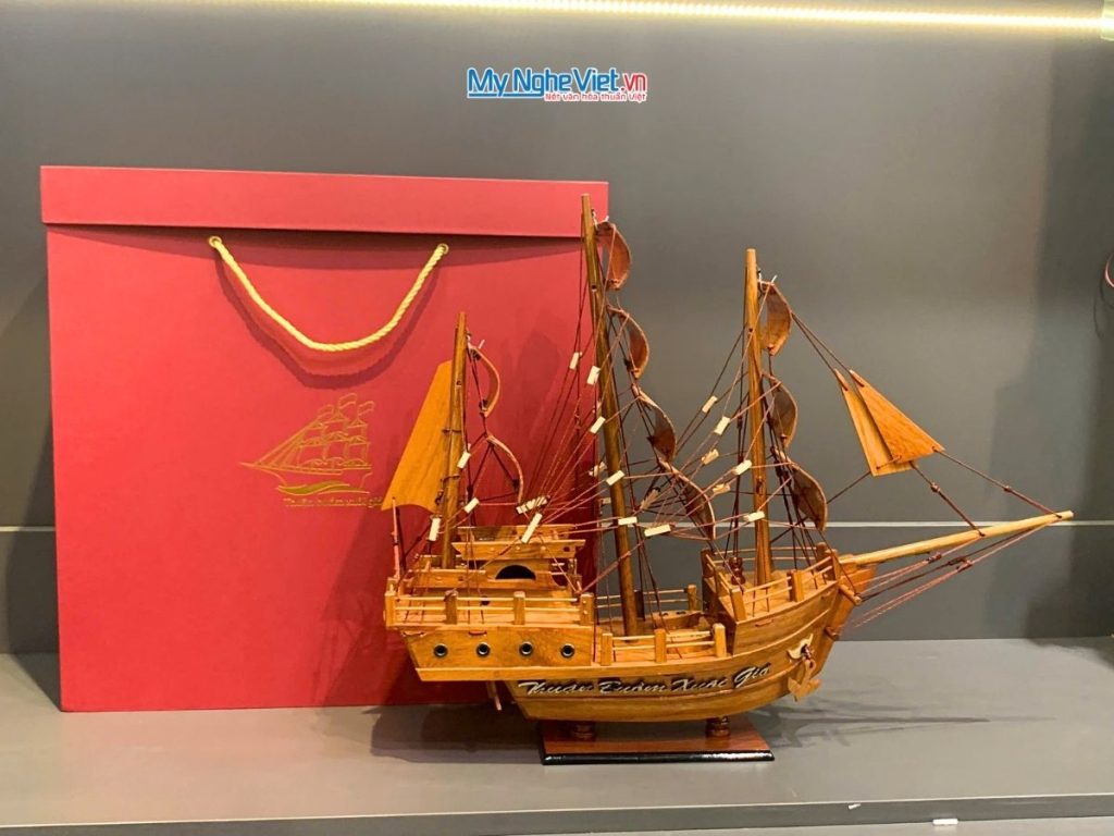 Combo Mô Hình Thuyền Gỗ Thái Lan Gỗ Hương Và Hộp Ép Kim Cao Cấp