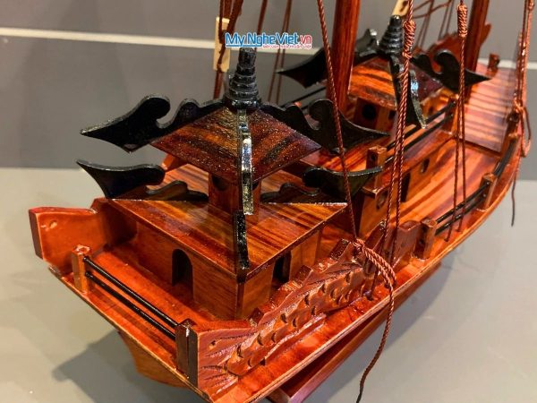 Thuyền Rồng Vịnh Hạ Long gỗ hương