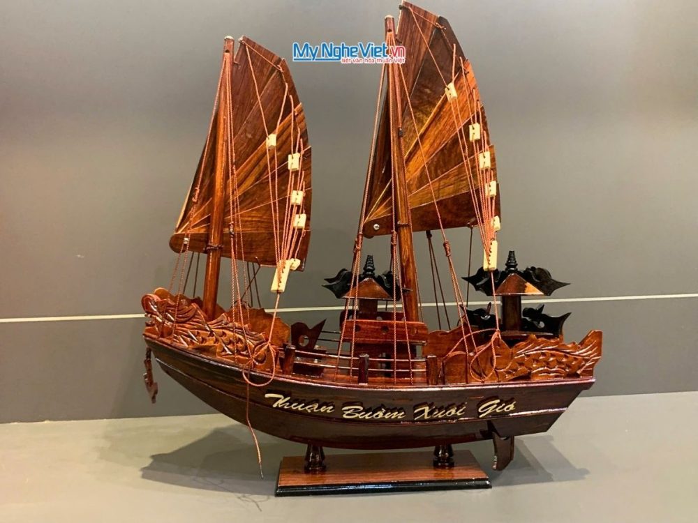 Mô Hình Thuyền Gỗ Việt Nam -Thuyền Rồng Gỗ Cẩm Lai