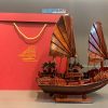 Combo Mô Hình Thuyền Gỗ Việt Nam -Thuyền Rồng Gỗ Cẩm Lai Và Hộp Ép Kim Cao Cấp