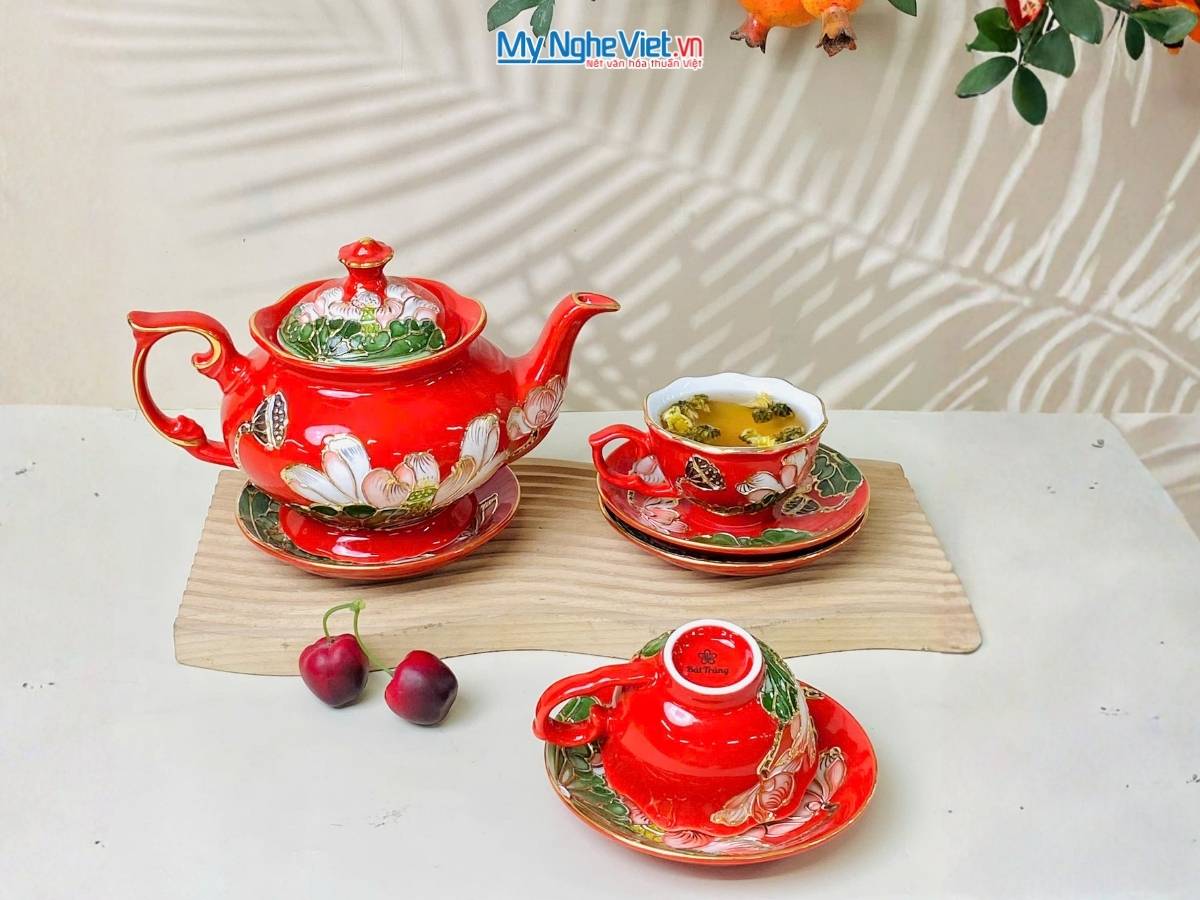 Bộ bình trà dáng queen vẽ vàng kim 3D cao cấp
