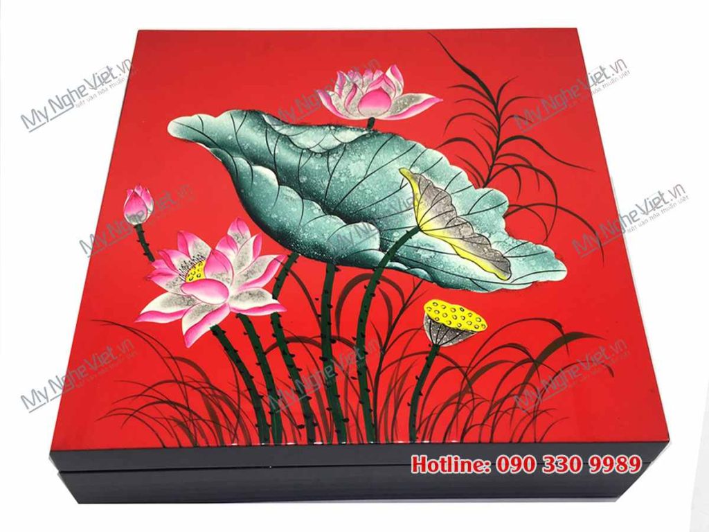 Hộp Mứt Tết Sơn Mài Hoa Sen Đỏ