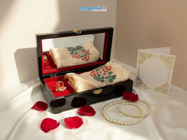 Set quà tặng hộp sơn mài và khăn lụa