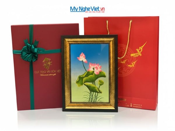 Tranh Sơn Mài Hoa Sen Nền Xanh Đắp Nổi