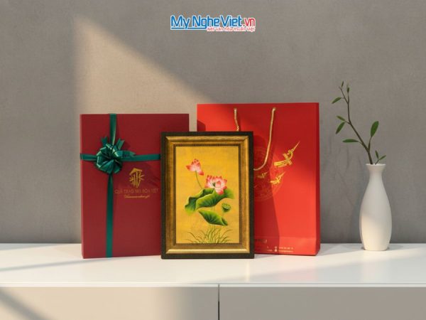 Tranh Sơn Mài Hoa Sen Vàng Đắp Nổi