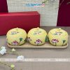 Bộ ba hủ mứt gốm Bát Tràng vẽ hoa sen nền vàng và khay đế gỗ