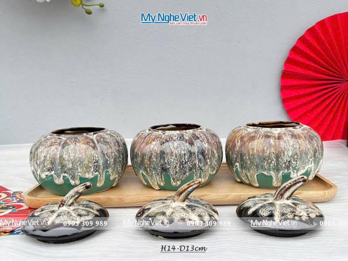 Bộ ba hủ mứt gốm Bát Tràng màu xanh lá và khay đế gỗ