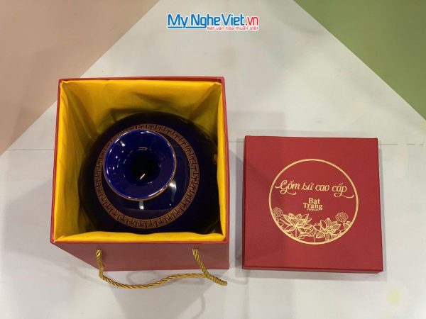 Lọ thu Tài hút Lộc Gốm Bát Tràng Màu Xanh Coban Và Đế Gỗ