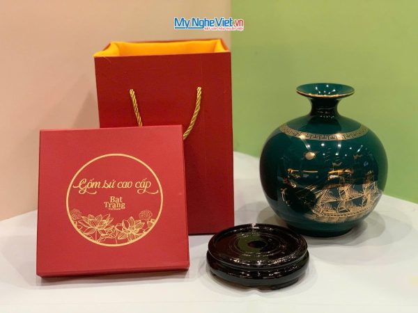 Lọ thu Tài hút Lộc Gốm Bát Tràng Màu Xanh Bộ Đội Và Đế Gỗ