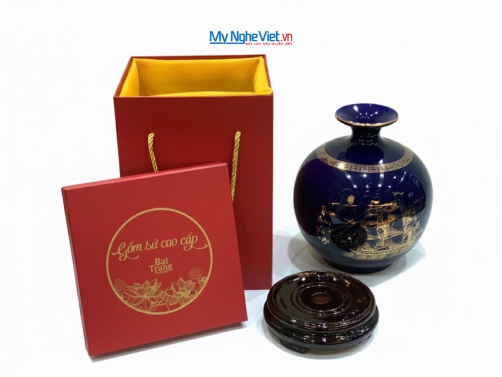 Lọ thu Tài hút Lộc Gốm Bát Tràng Màu Xanh Coban Và Đế Gỗ