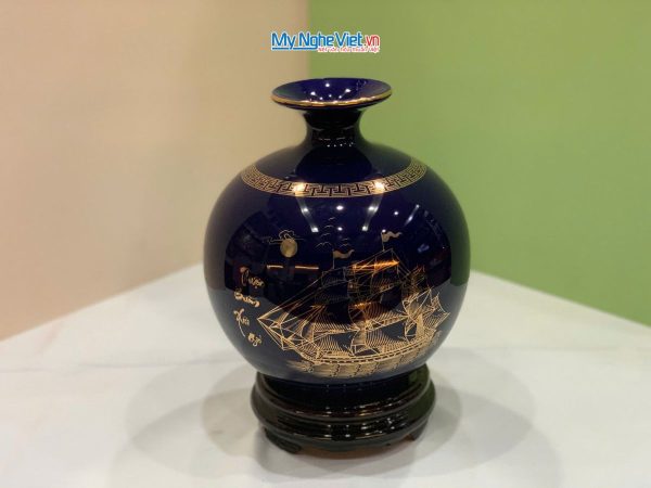 Lọ thu Tài hút Lộc Gốm Bát Tràng Màu Xanh Coban Và Đế Gỗ