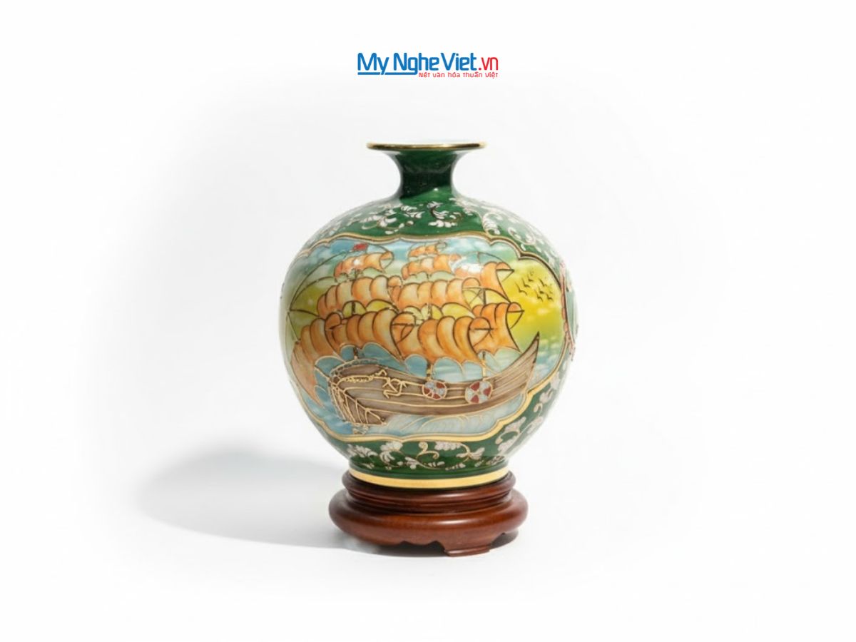 Mặt sau bình thu tài hút lộc gốm Bát Tràng đắp nổi