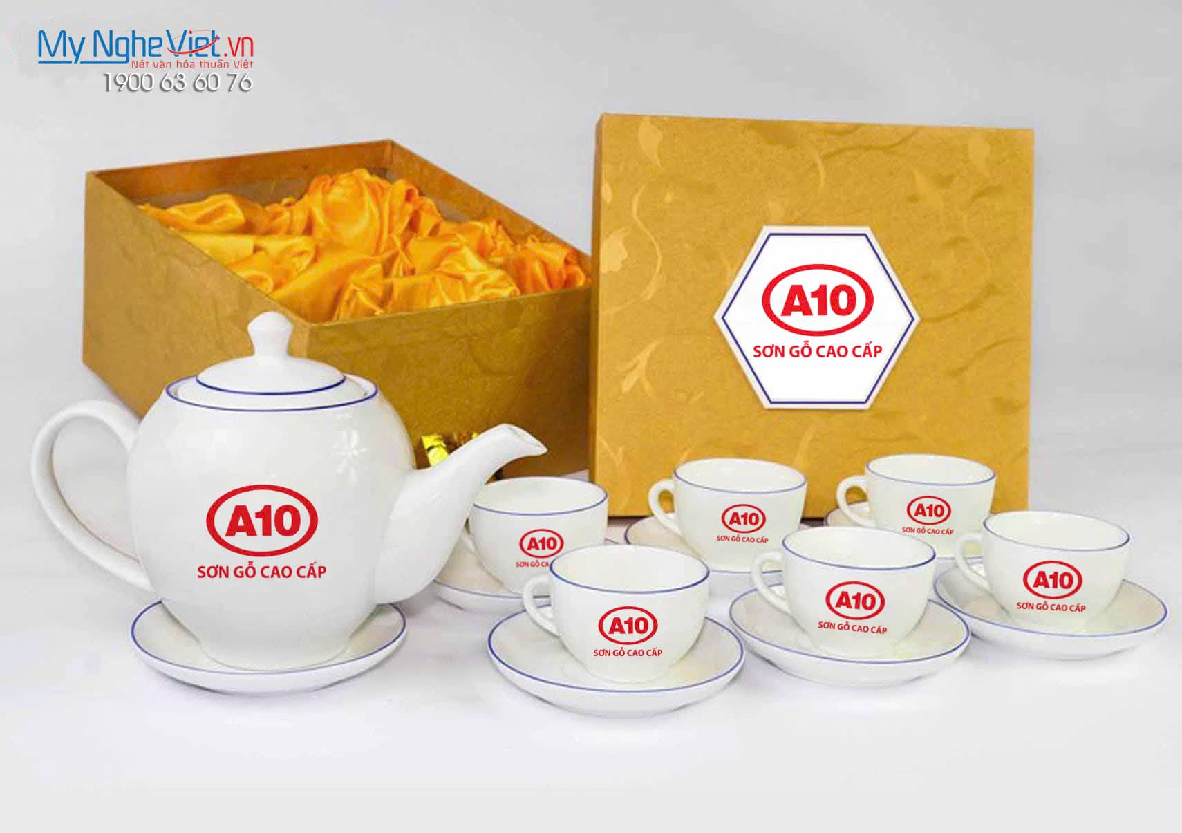 Bộ bình trà gốm Bát Tràng men trắng tinh tế - Set quà têt cao cấp in logo