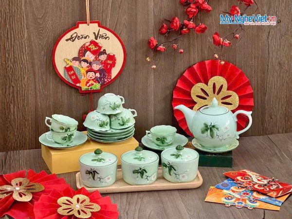 Bộ Bình Trà Và Bộ 3 Hũ Mứt Tết Gốm Bát Tràng Men Xanh