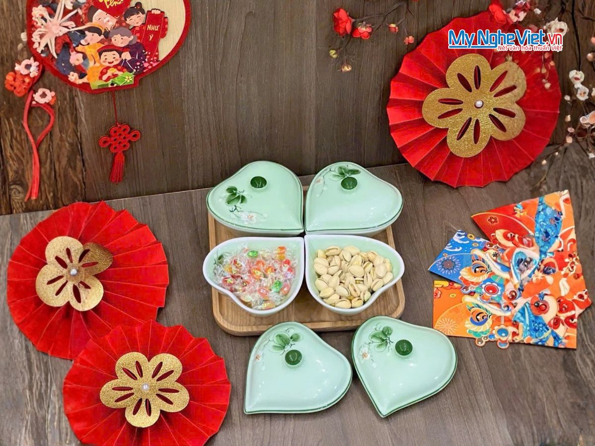 Khay Mứt Tết Hình Tym 4 Ngăn Gốm Bát Tràng Men Xanh