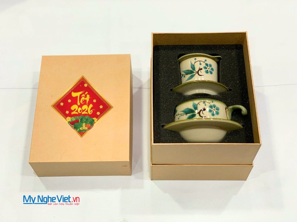 Bộ Quà Tặng Phin Cà Phê Gốm Vẽ Đào Xanh Thấp và Hộp Quà Tặng Cao Cấp