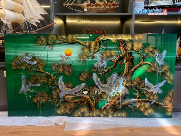 Bộ tranh sơn mài tùng cò lá xanh cẩn ốc nổi cao cấp