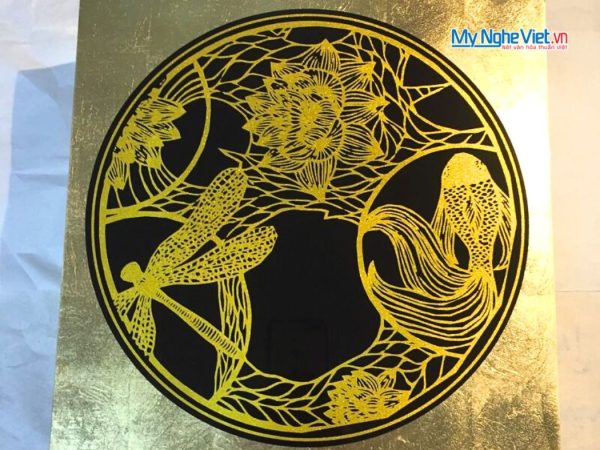 Hộp Mứt Tết Sơn Mài 4 Ngăn Nền Đen Họa Tiết Cá Sen Dát Lá Vàng