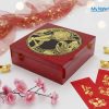 Hộp Mứt Tết Sơn Mài 4 Ngăn Nền Đen Họa Tiết Cá Sen Nhũ Đỏ