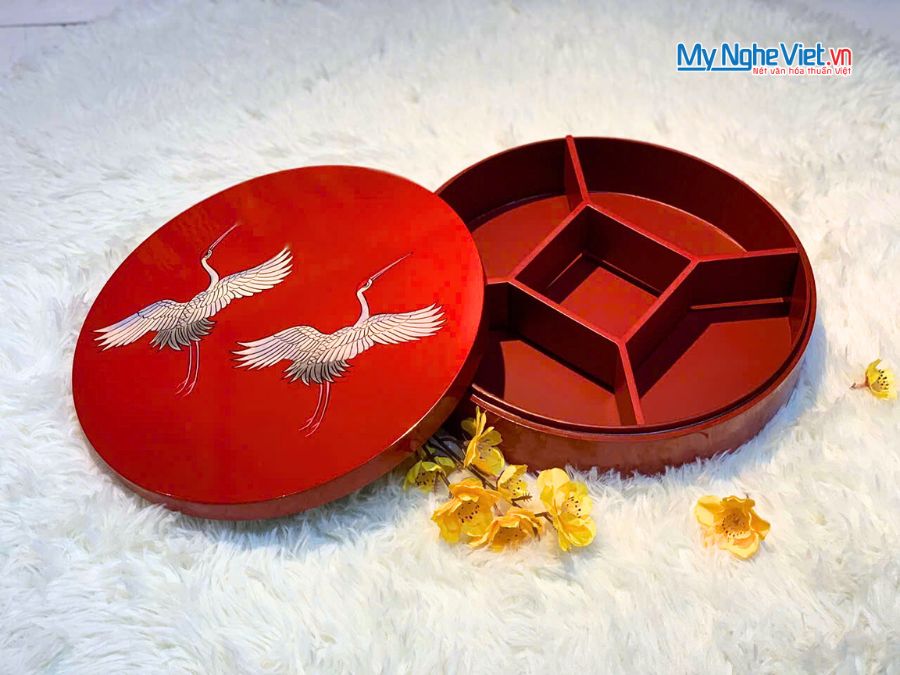 Hộp Mứt Tết Sơn Mài Song Hạc Cát Tường 5 Ngăn Nền Đỏ
