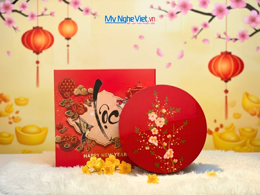 Hộp Mứt Tết Sơn Mài Mai Đào Tụ Lộc 5 Ngăn Nền Đỏ