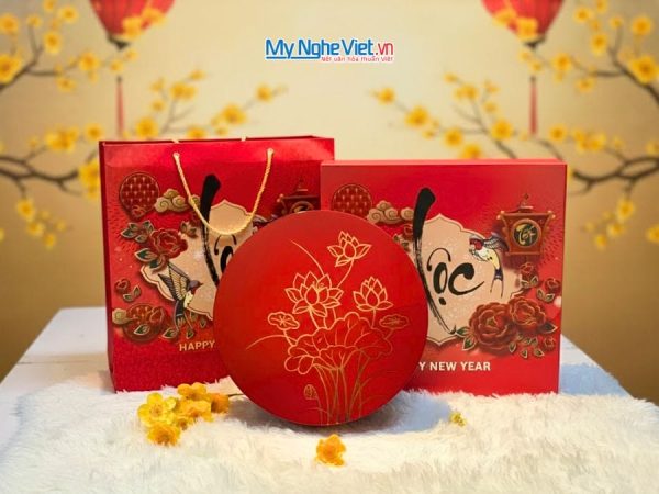 Hộp Mứt Tết Sơn Mài Tịnh Sen Vàng 5 Ngăn Nền Đỏ