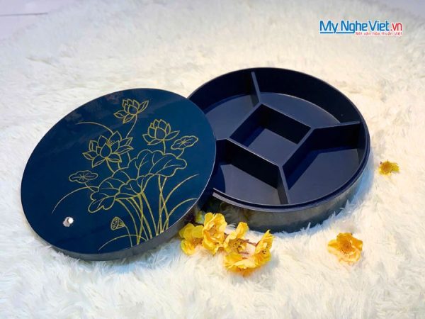 Hộp Mứt Tết Sơn Mài Tịnh Sen Vàng 5 Ngăn Nền Xanh