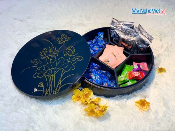 Hộp Mứt Tết Sơn Mài Tịnh Sen Vàng 5 Ngăn Nền Xanh