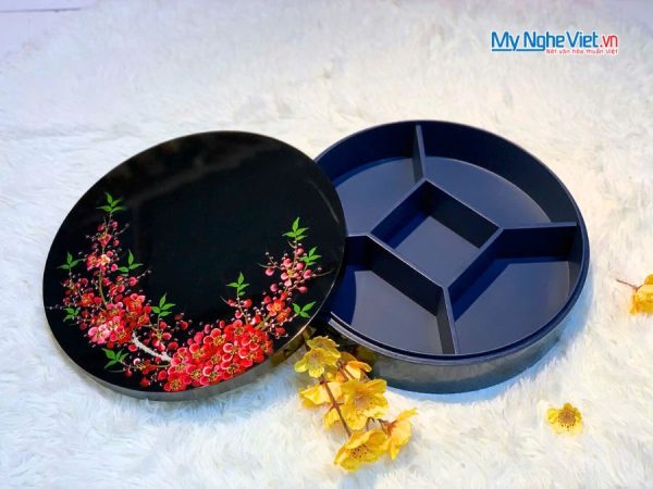 Hộp Mứt Tết Sơn Mài Mai Đỏ Đón Xuân 5 Ngăn Nền Đen Hộp Xanh