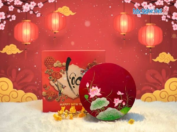 Hộp Mứt Tết Sơn Mài Sen Hồng Thanh Khiết 5 Ngăn Dát Lá Vàng