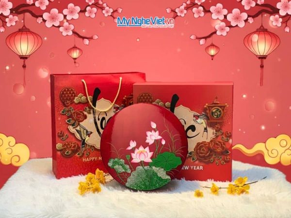 Hộp Mứt Tết Sơn Mài Sen Hồng Thanh Khiết 5 Ngăn Dát Lá Vàng