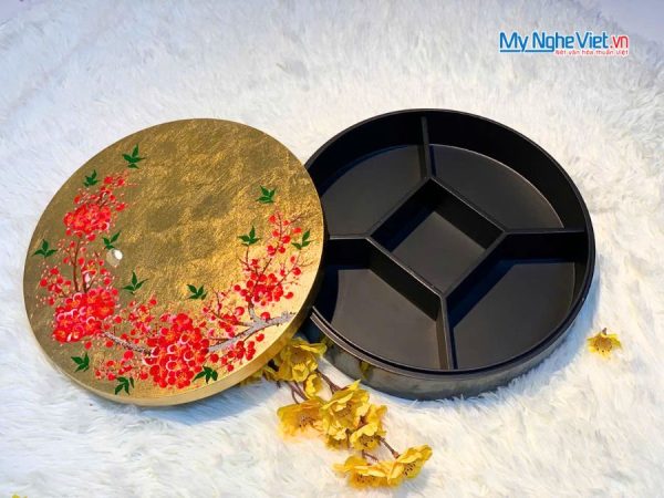 Hộp Mứt Tết Sơn Mài Mai Đỏ Đón Xuân 5 Ngăn Dát Lá Vàng