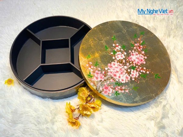 Hộp Mứt Tết Sơn Mài Đào Hồng Khai Xuân 5 Ngăn Dát Lá Vàng
