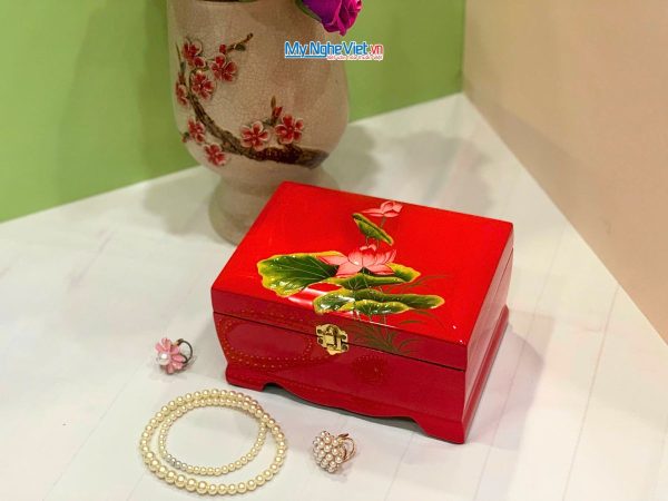 Hộp Trang Sức Sơn Mài Cao Cấp Lớn Có Chân Vẽ Hoa Sen Đắp Nổi Nền Đỏ