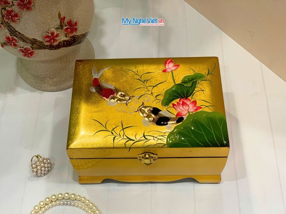 Hộp Trang Sức Sơn Mài Cao Cấp Lớn Có Chân Vẽ Hoa Sen Đắp Nổi