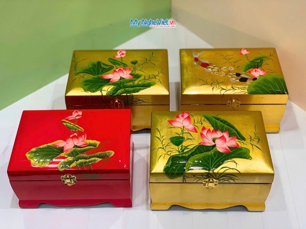 Hộp Trang Sức Sơn Mài Cao Cấp Lớn Có Chân Vẽ Hoa Sen Đắp Nổi