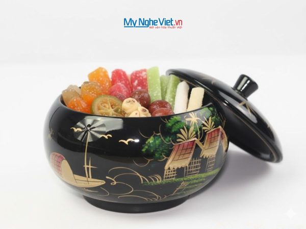 Hũ đào sơn mài đựng mứt vẽ cảnh đồng quê