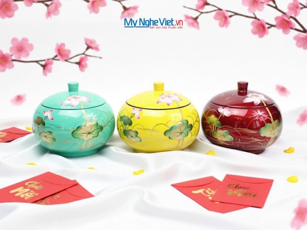 Hũ đào sơn mài đựng mứt vẽ hoa sen nhiều mẫu