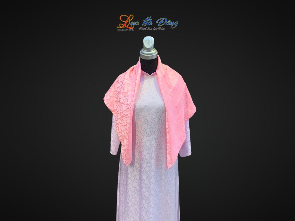 Khăn lụa vuông tơ tằm họa tiết đuôi công hồng trơn