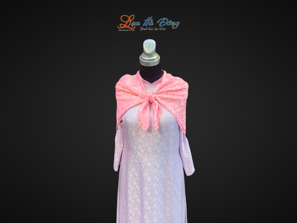 Khăn lụa vuông tơ tằm họa tiết đuôi công hồng trơn