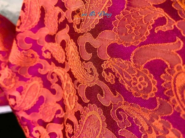 Khăn lụa tơ tằm dài họa tiết đuôi công hồng cam