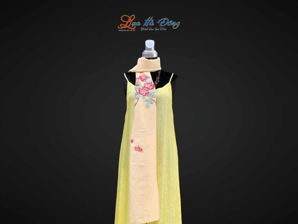 Khăn lụa vân cổ thêu tay lá cây kem