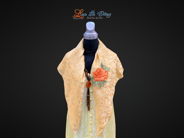 Khăn lụa vuông thêu tay đuôi công vàng đồng