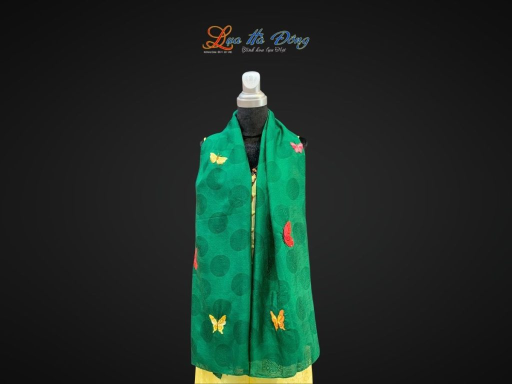 Khăn lụa vân cổ thêu tay triện thọ xanh