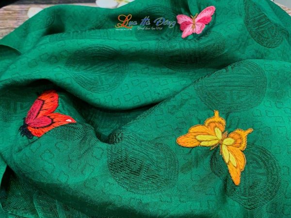 Khăn lụa vân cổ thêu tay triện thọ xanh