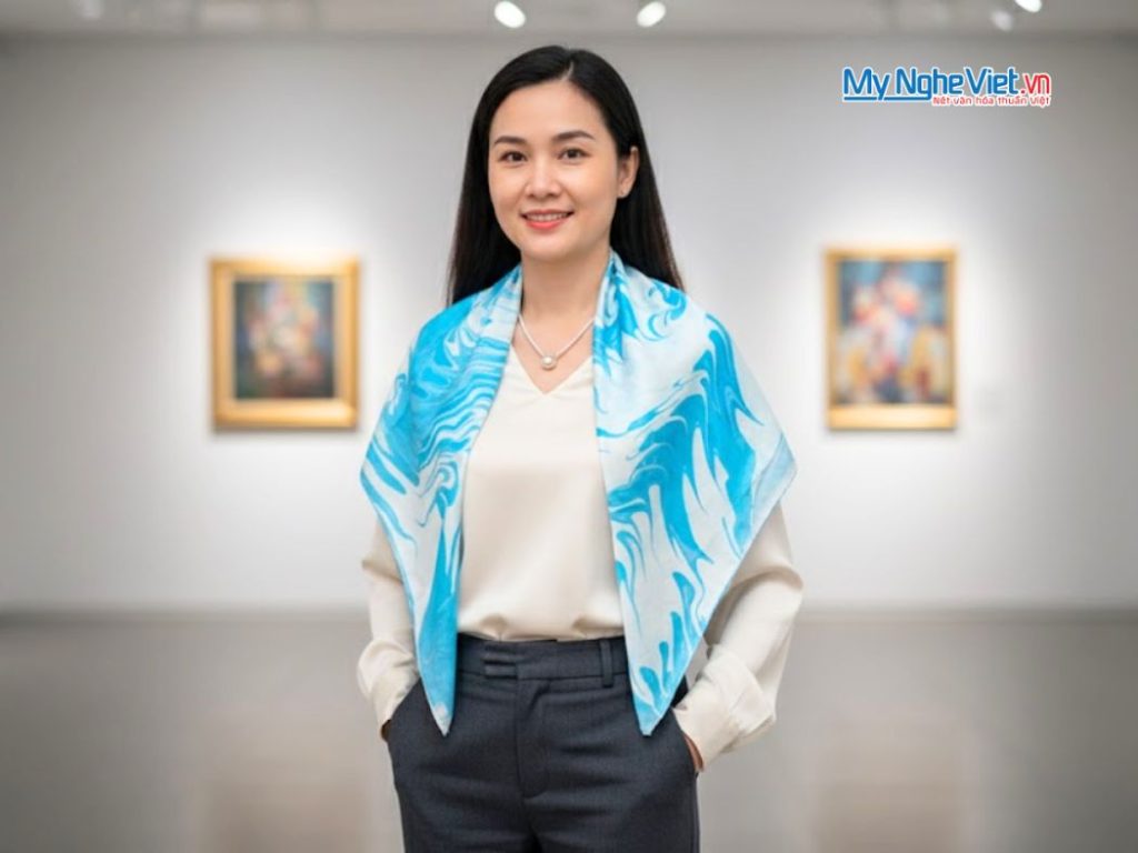 Khăn Lụa Vuông Thủy Ấn Tơ Tằm Màu Xanh