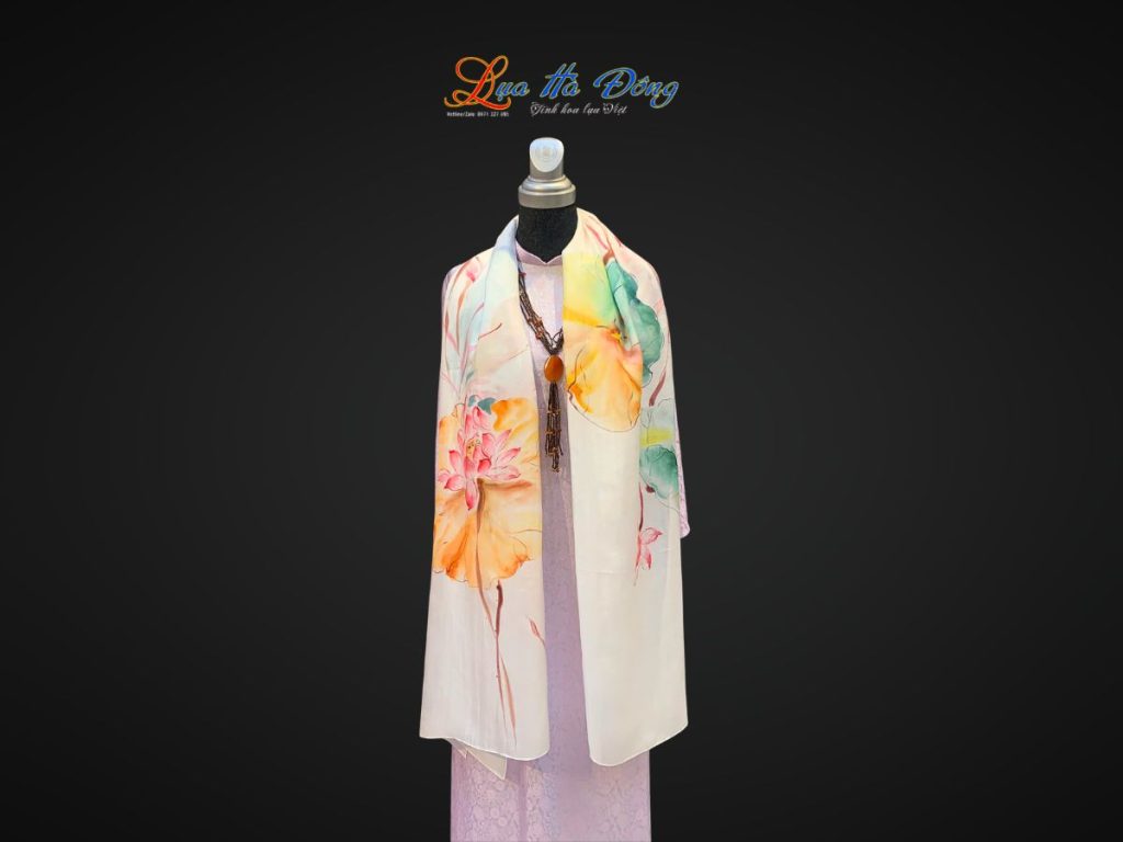 Khăn lụa tơ tằm màu trắng vẽ hoa sen