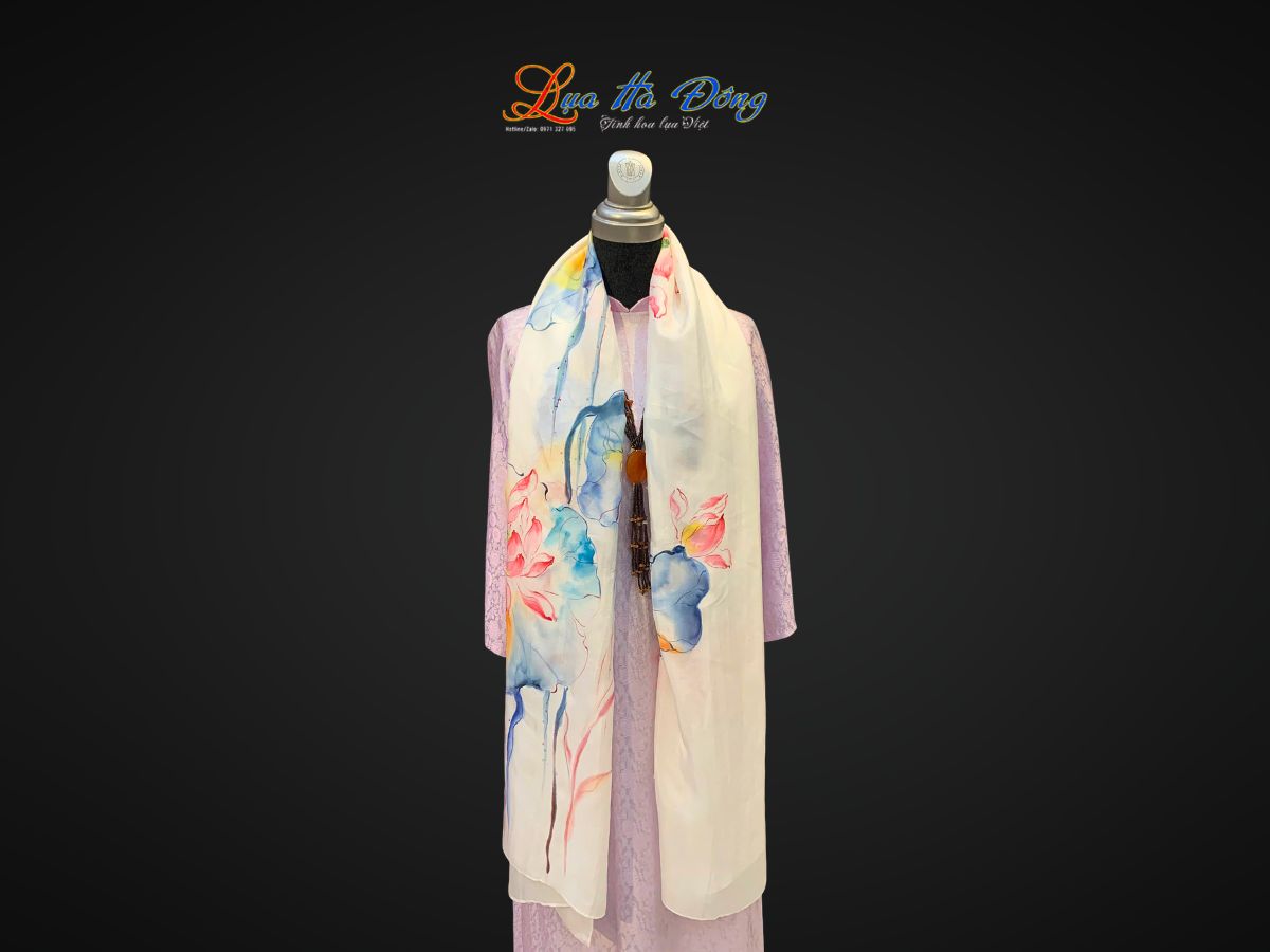 Khăn lụa tơ tằm màu trắng vẽ hoa sen