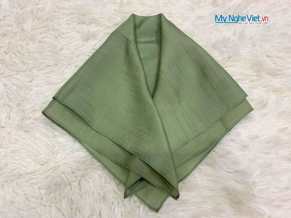 Khăn lụa vuông tơ tằm trơn màu xanh lá