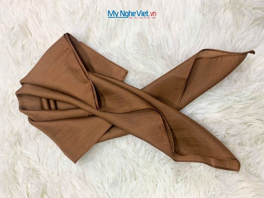 Khăn lụa vuông tơ tằm trơn màu nâu cà phê MNV-PT5050/3